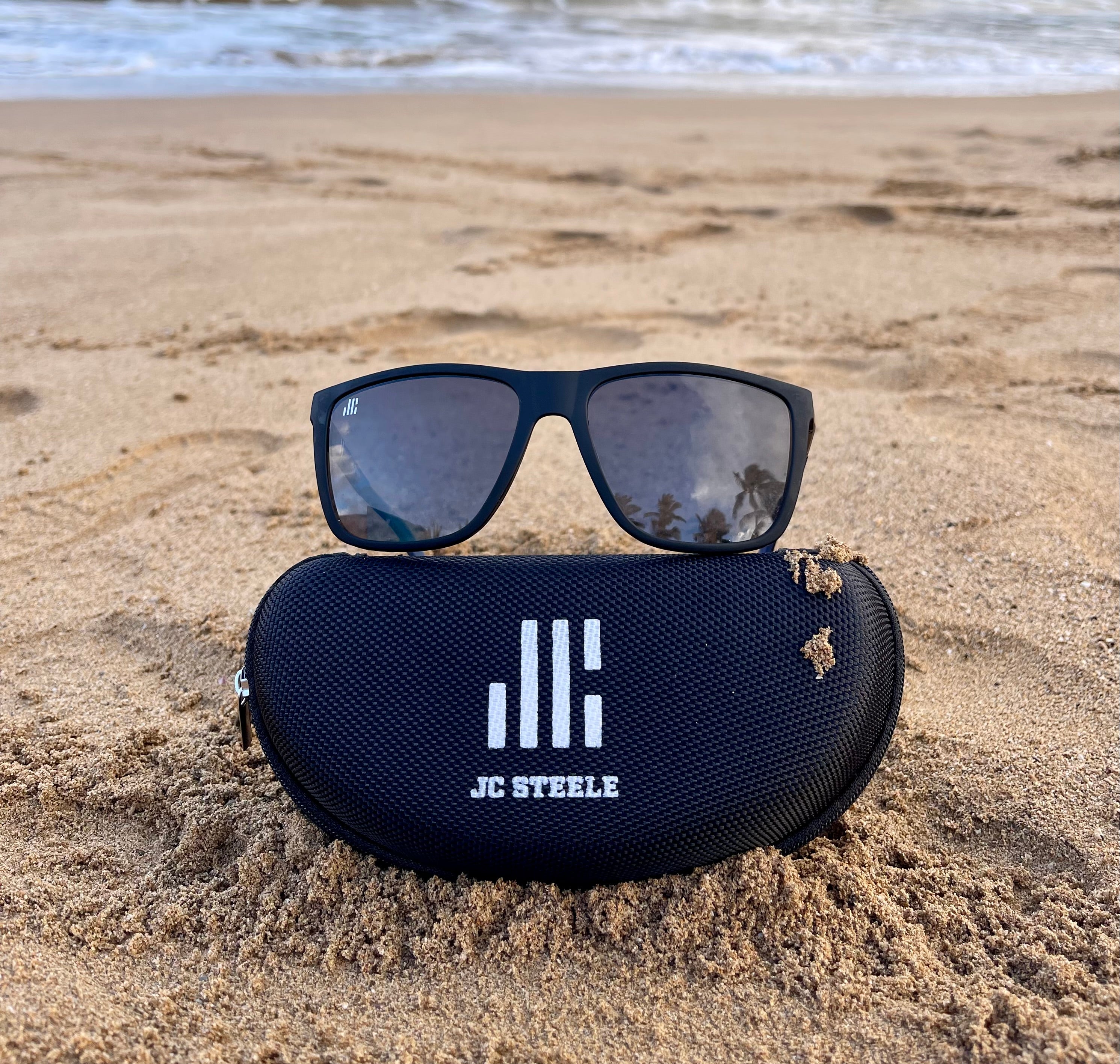 Black Square Frame Sunglasses with JC Emblem | GAYA/S | Spring/Summer 2023  | JIMMY CHOO US UK